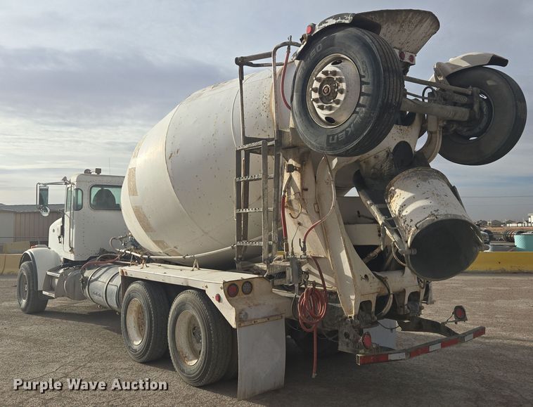 image for item DW1840 2011 Peterbilt 365 ready mix truck