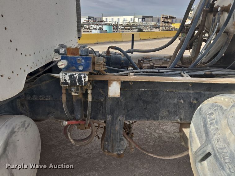 image for item DW1840 2011 Peterbilt 365 ready mix truck