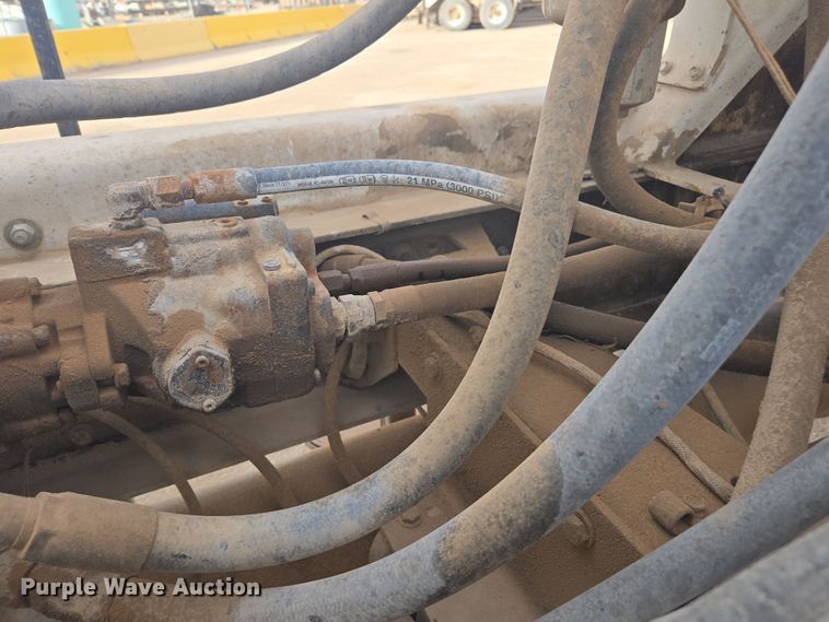 image for item DW1840 2011 Peterbilt 365 ready mix truck