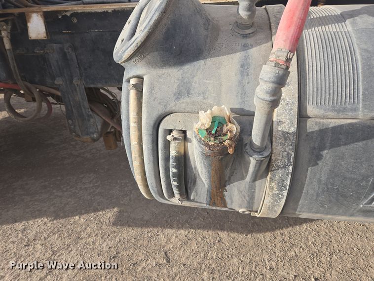 image for item DW1840 2011 Peterbilt 365 ready mix truck