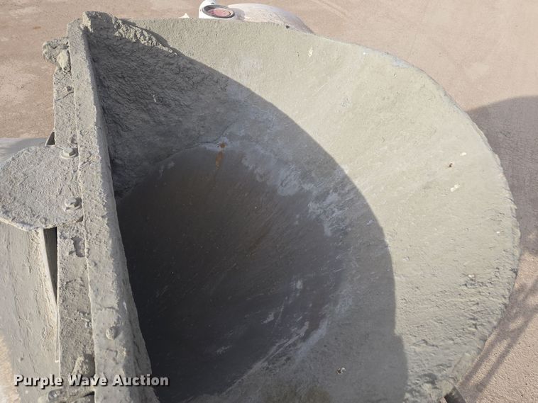 image for item DW1840 2011 Peterbilt 365 ready mix truck