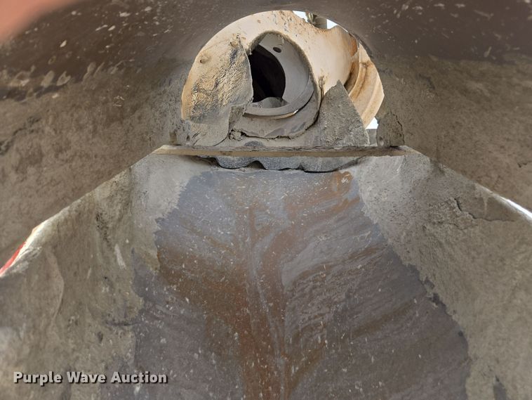 image for item DW1840 2011 Peterbilt 365 ready mix truck