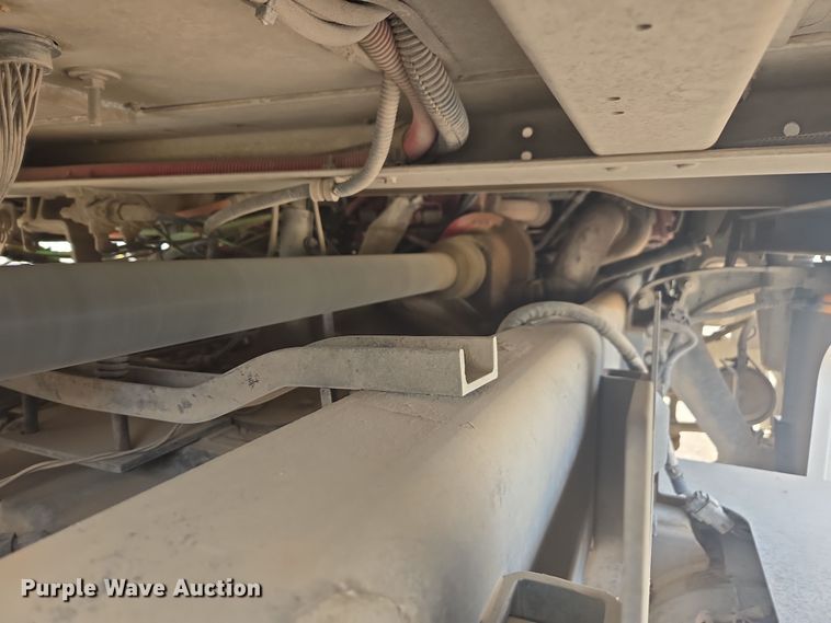 image for item DW1840 2011 Peterbilt 365 ready mix truck