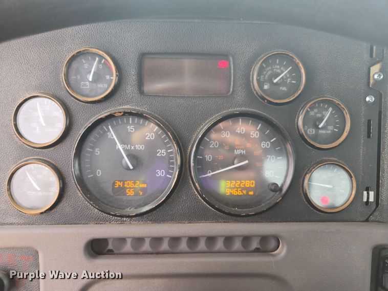 image for item DW1840 2011 Peterbilt 365 ready mix truck