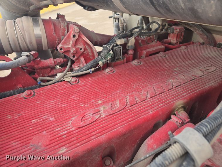 image for item DW1840 2011 Peterbilt 365 ready mix truck