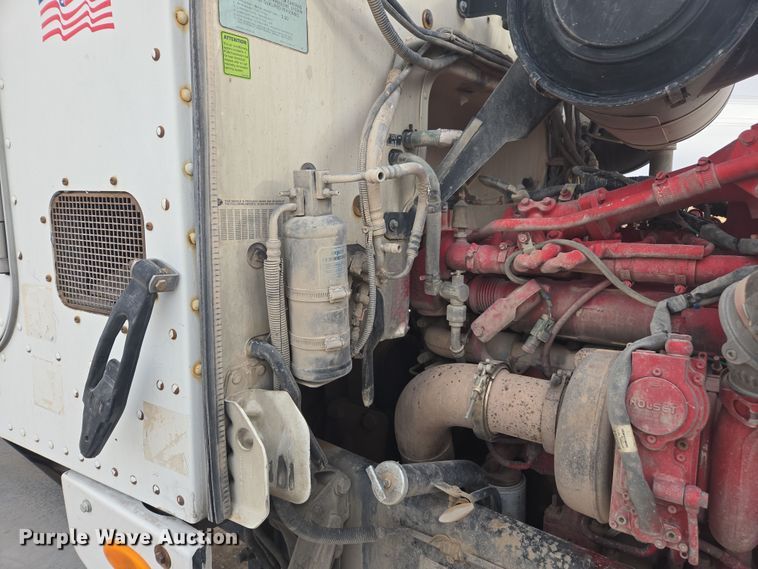 image for item DW1840 2011 Peterbilt 365 ready mix truck