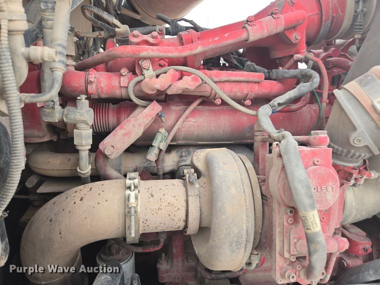 image for item DW1840 2011 Peterbilt 365 ready mix truck