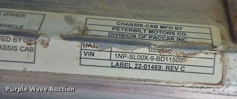 image for item DW1840 2011 Peterbilt 365 ready mix truck