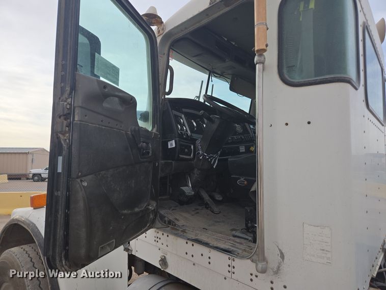 image for item DW1841 2009 Kenworth W900 ready mix truck