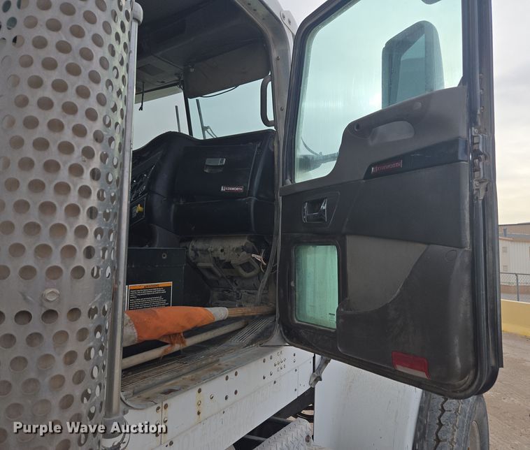 image for item DW1841 2009 Kenworth W900 ready mix truck