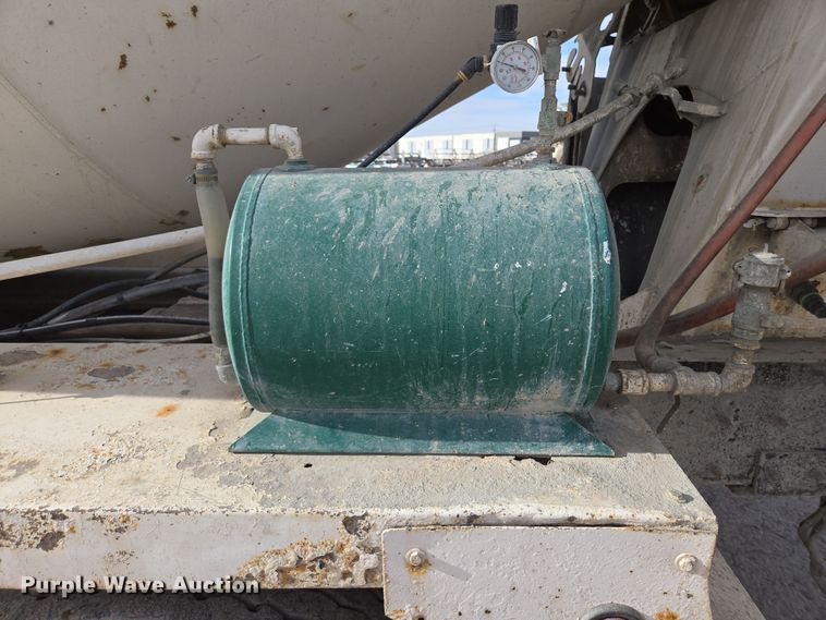 image for item DW1842 2009 Kenworth W900 ready mix truck