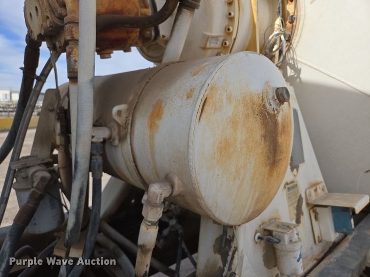 image for item DW1842 2009 Kenworth W900 ready mix truck