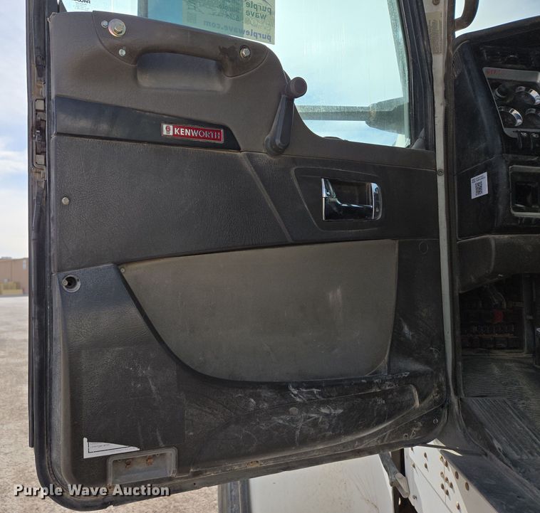 image for item DW1842 2009 Kenworth W900 ready mix truck