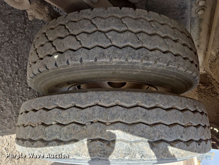 image for item DW1842 2009 Kenworth W900 ready mix truck