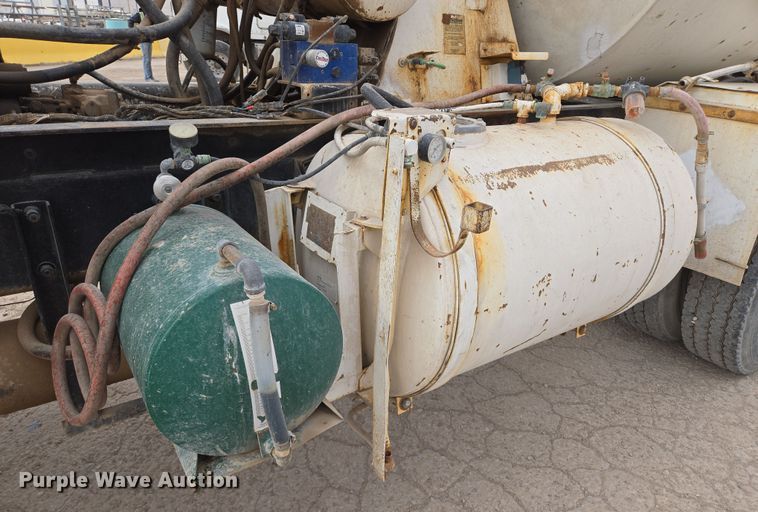 image for item DW1843 2008 Kenworth W900 ready mix truck