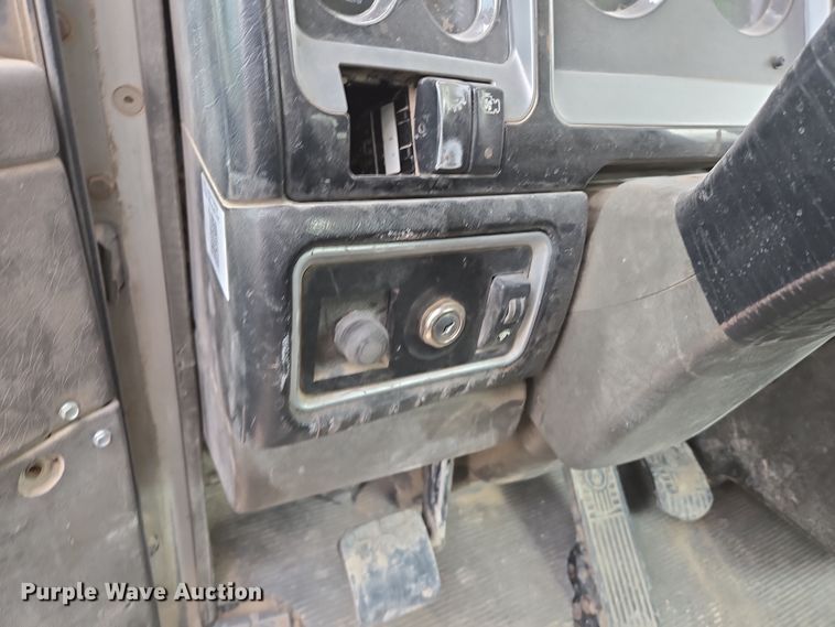 image for item DW1843 2008 Kenworth W900 ready mix truck