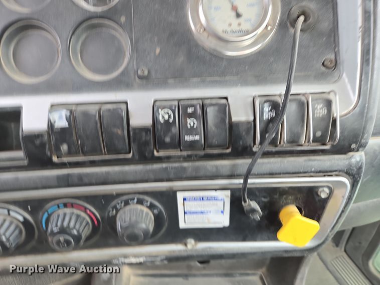 image for item DW1843 2008 Kenworth W900 ready mix truck