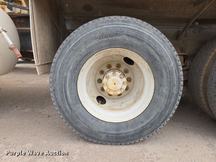 image for item DW1843 2008 Kenworth W900 ready mix truck