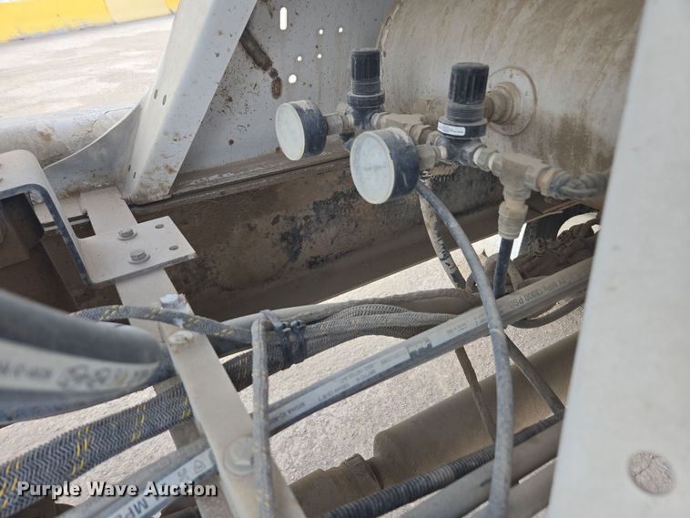 image for item DW1845 2009 Kenworth W900 ready mix truck