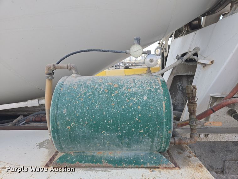 image for item DW1845 2009 Kenworth W900 ready mix truck