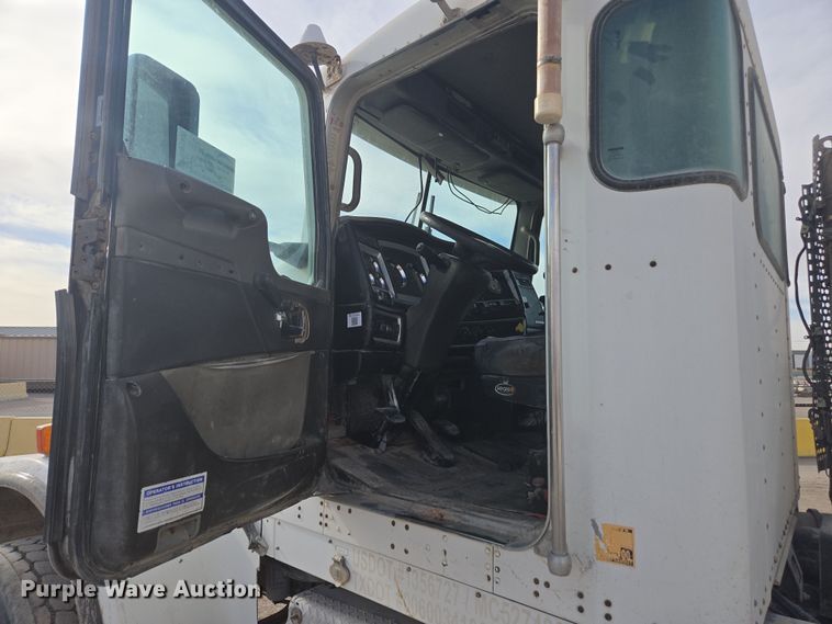 image for item DW1845 2009 Kenworth W900 ready mix truck