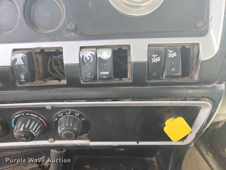 image for item DW1845 2009 Kenworth W900 ready mix truck