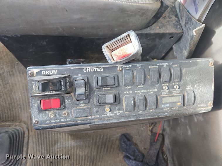 image for item DW1845 2009 Kenworth W900 ready mix truck