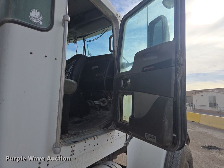 image for item DW1845 2009 Kenworth W900 ready mix truck