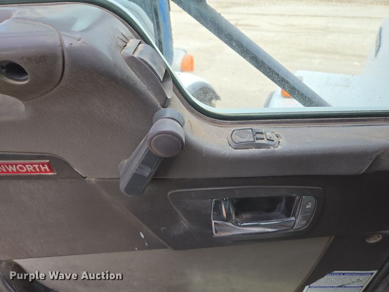 image for item DW1846 2008 Kenworth W900 ready mix truck