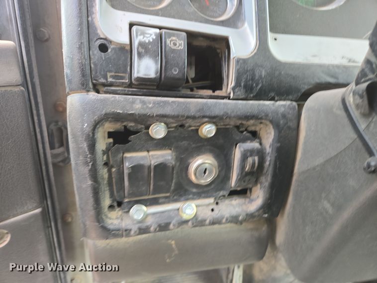 image for item DW1846 2008 Kenworth W900 ready mix truck