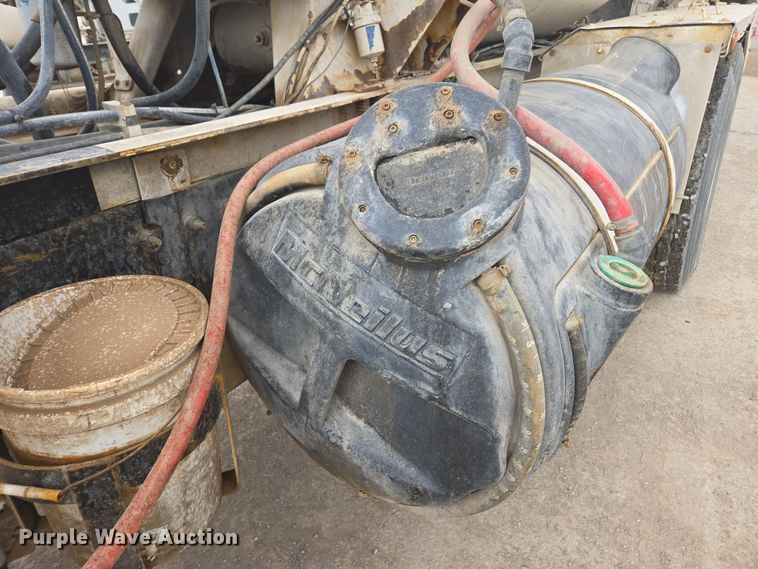 image for item DW1847 2011 Peterbilt 365 ready mix truck