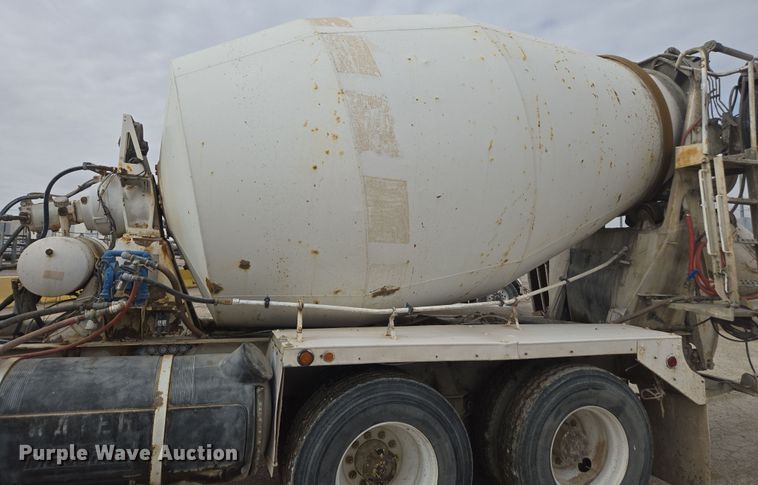 image for item DW1847 2011 Peterbilt 365 ready mix truck