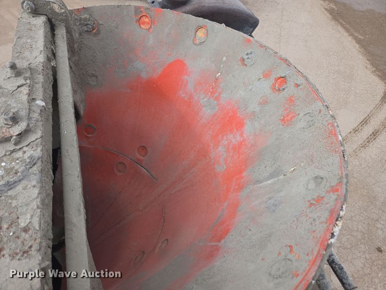 image for item DW1847 2011 Peterbilt 365 ready mix truck