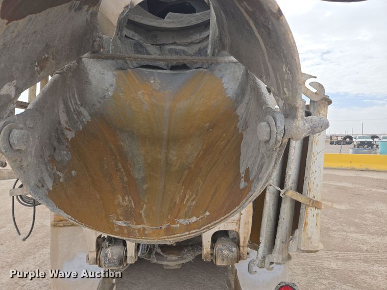 image for item DW1847 2011 Peterbilt 365 ready mix truck