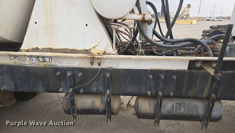 image for item DW1847 2011 Peterbilt 365 ready mix truck