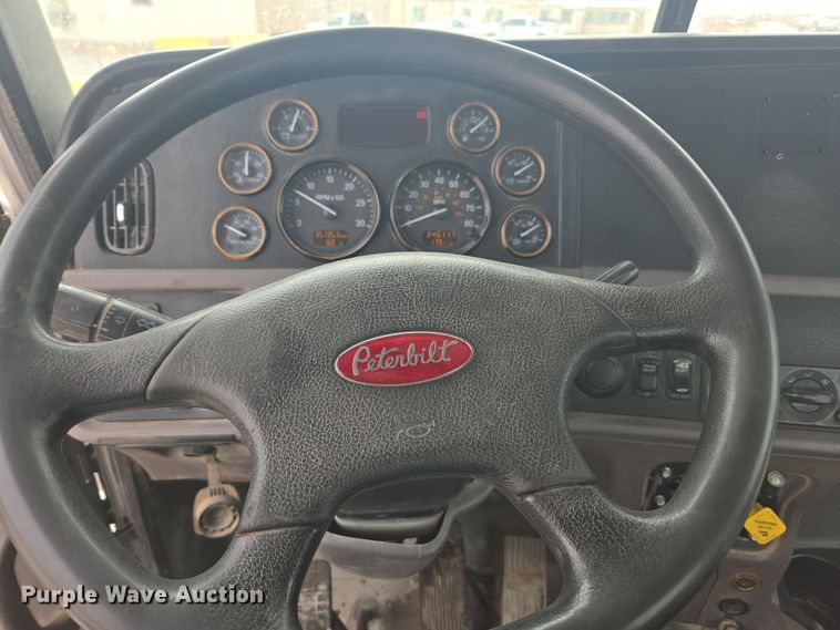 image for item DW1847 2011 Peterbilt 365 ready mix truck