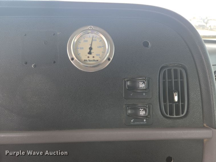 image for item DW1847 2011 Peterbilt 365 ready mix truck