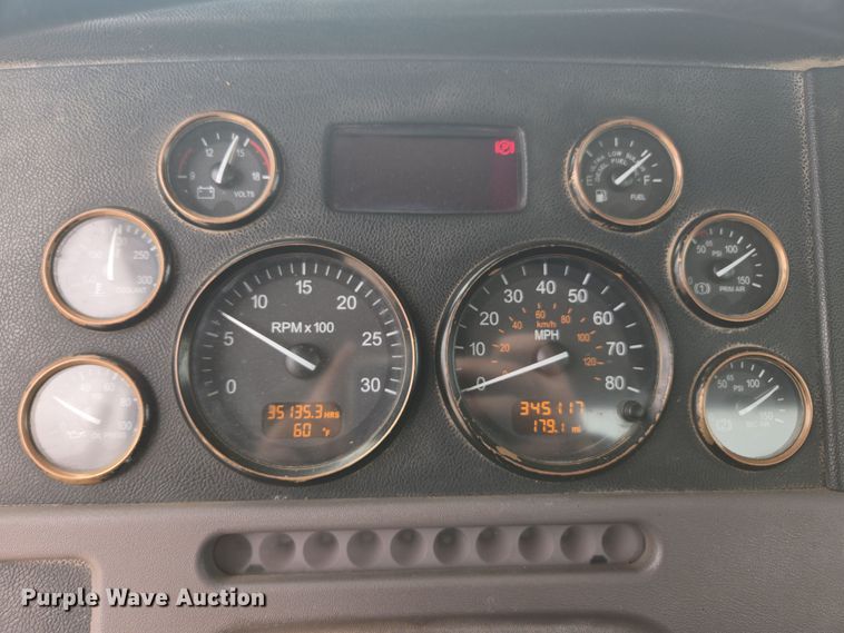 image for item DW1847 2011 Peterbilt 365 ready mix truck