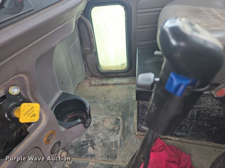 image for item DW1847 2011 Peterbilt 365 ready mix truck