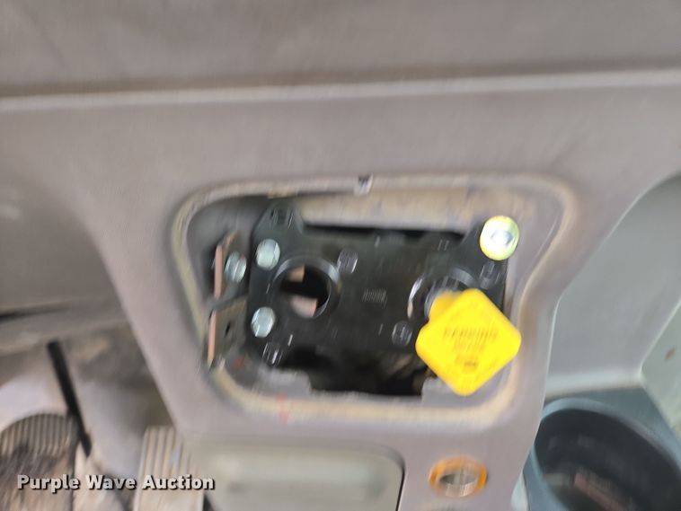 image for item DW1847 2011 Peterbilt 365 ready mix truck