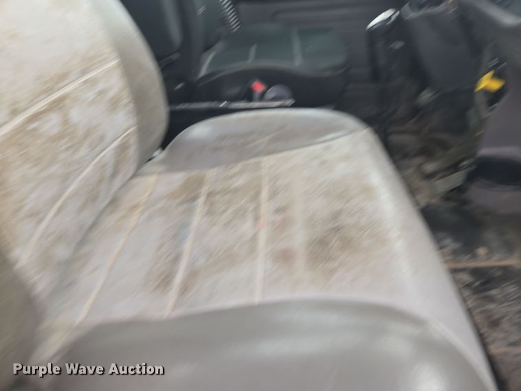 image for item DW1847 2011 Peterbilt 365 ready mix truck