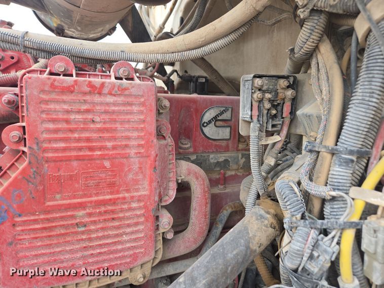 image for item DW1847 2011 Peterbilt 365 ready mix truck