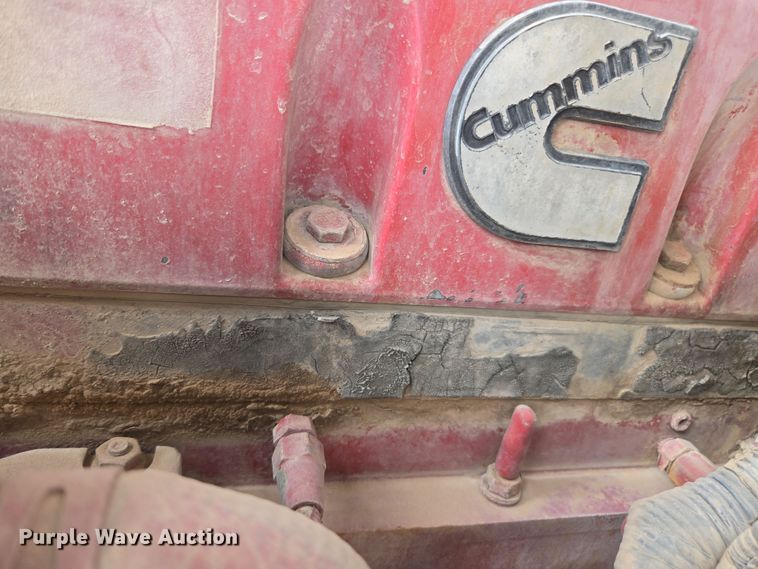 image for item DW1847 2011 Peterbilt 365 ready mix truck