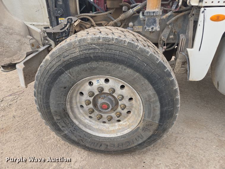 image for item DW1847 2011 Peterbilt 365 ready mix truck