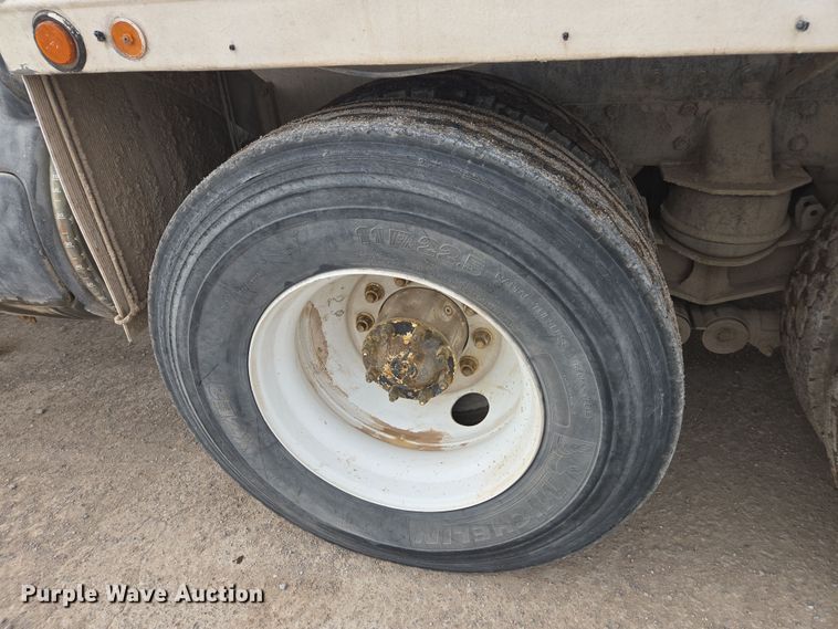 image for item DW1847 2011 Peterbilt 365 ready mix truck