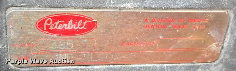 image for item DW1847 2011 Peterbilt 365 ready mix truck