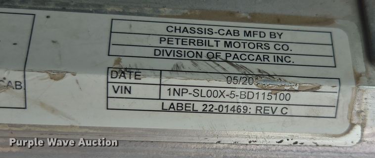 image for item DW1847 2011 Peterbilt 365 ready mix truck