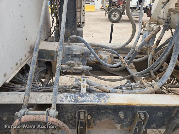 image for item DW1848 2008 Kenworth W900 ready mix truck