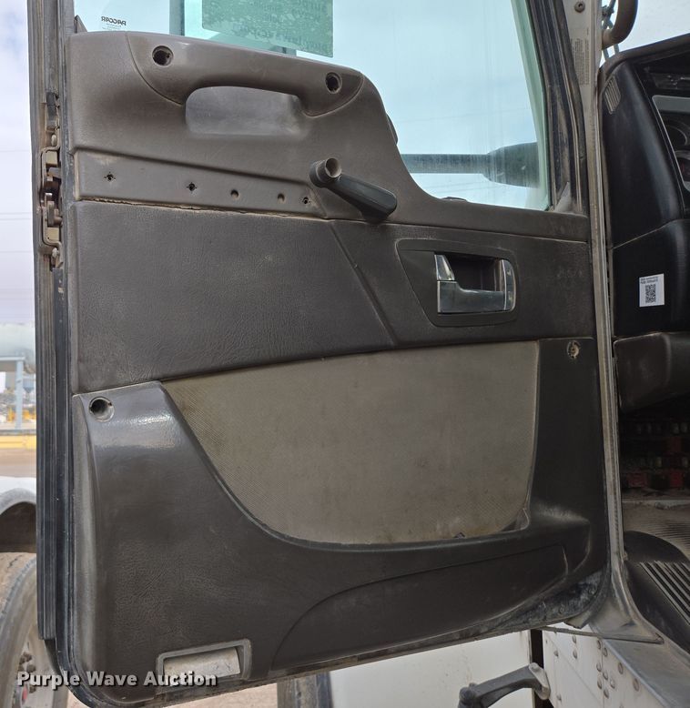 image for item DW1848 2008 Kenworth W900 ready mix truck