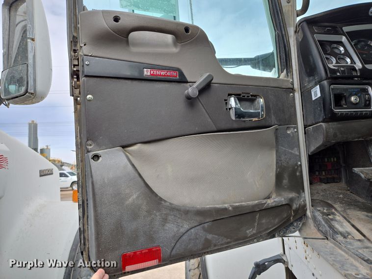 image for item DW1850 2009 Kenworth W900 ready mix truck